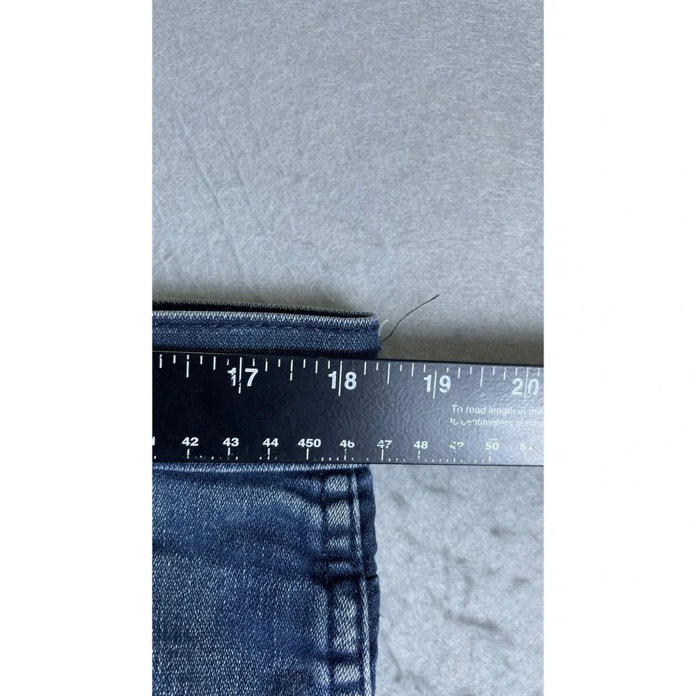 Levis levi 569